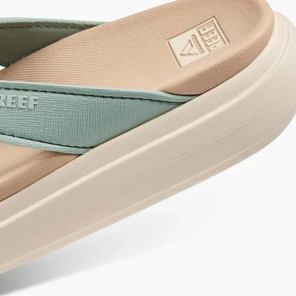 Reef Cushion Bondi sandals in frosty green - Picture 2 of 4